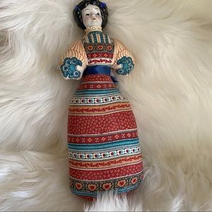 Avon American Heirloom Collectible Doll